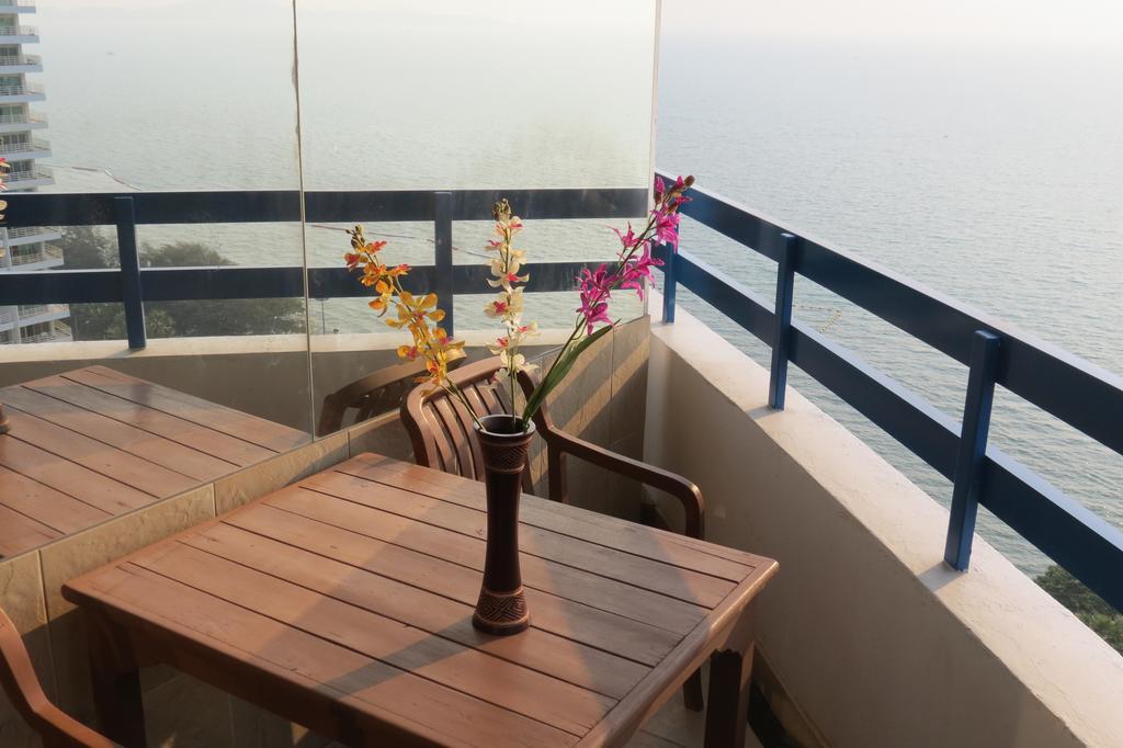 Jomtien Plaza Suite Apartments Ruang foto