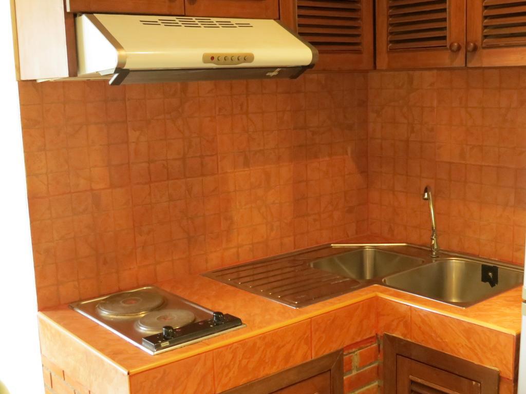 Jomtien Plaza Suite Apartments Ruang foto