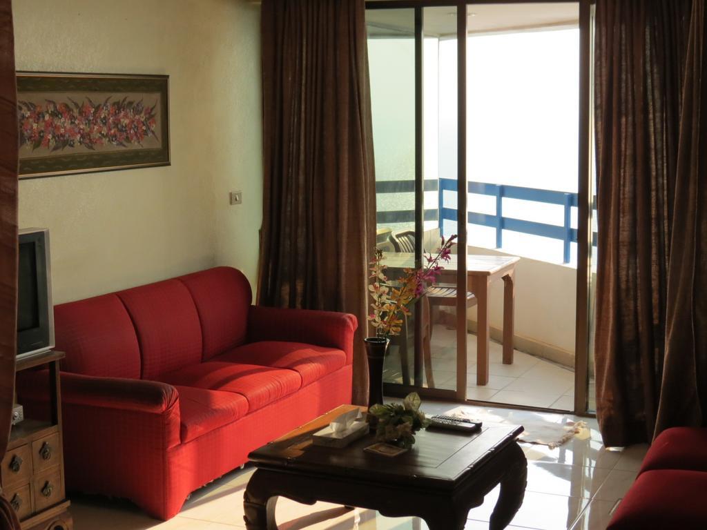 Jomtien Plaza Suite Apartments Ruang foto