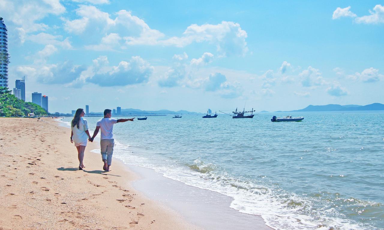 Jomtien Plaza Suite Apartments Bagian luar foto