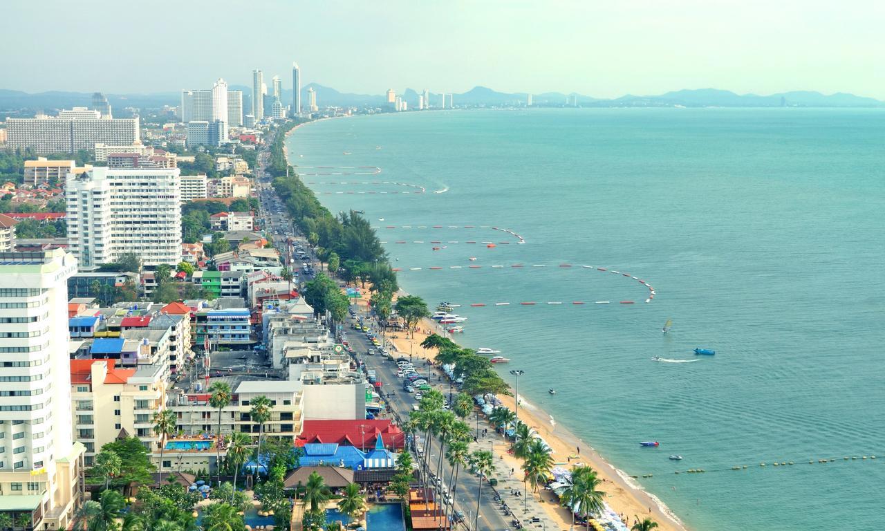 Jomtien Plaza Suite Apartments Bagian luar foto