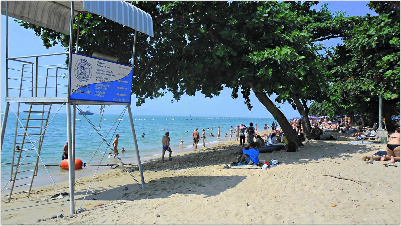 Jomtien Plaza Suite Apartments Bagian luar foto
